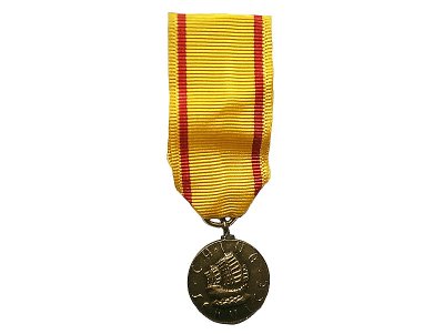 画像1: Deadstock US.Military Pins #670 Navy Expeditionary Medal Pin & Ribbon