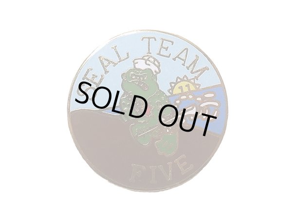 画像1: Deadstock US.Military Pins #686 United States NAVY SEALs TEAM5 Pin(D) (1)