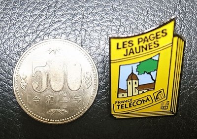 画像3: Vintage Pins（ヴィンテージ・ピンズ） #0789 "LES PAGES JANES" France Pins
