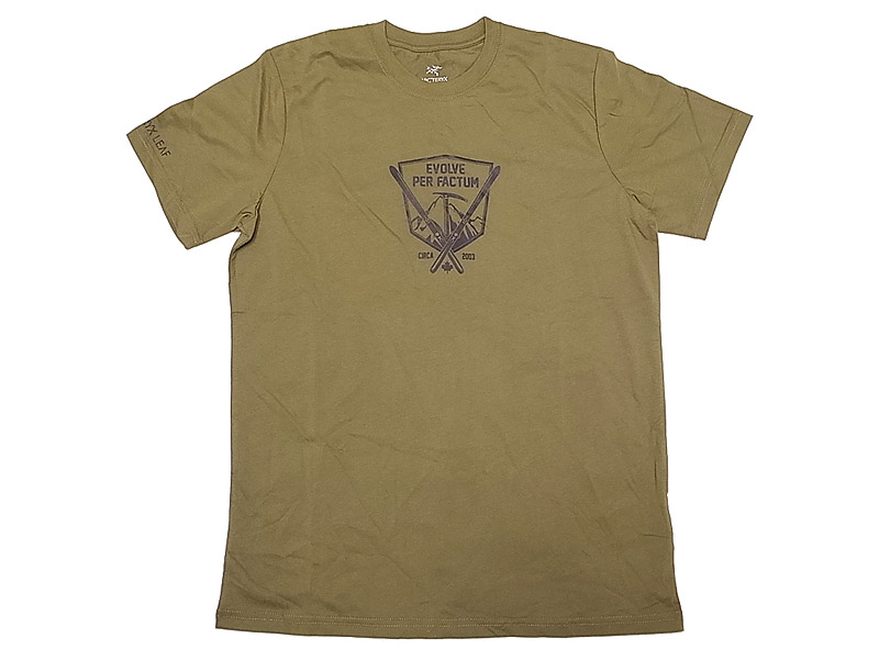 Arc’teryx leaf Tシャツ