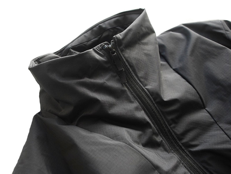 アークテリクスARC’TERYX　veilance　カナダ製色は黒